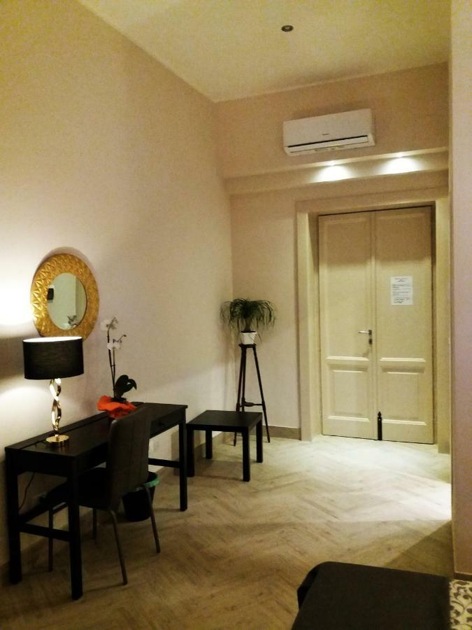 B&B Oriental Palace CTA Exterior foto